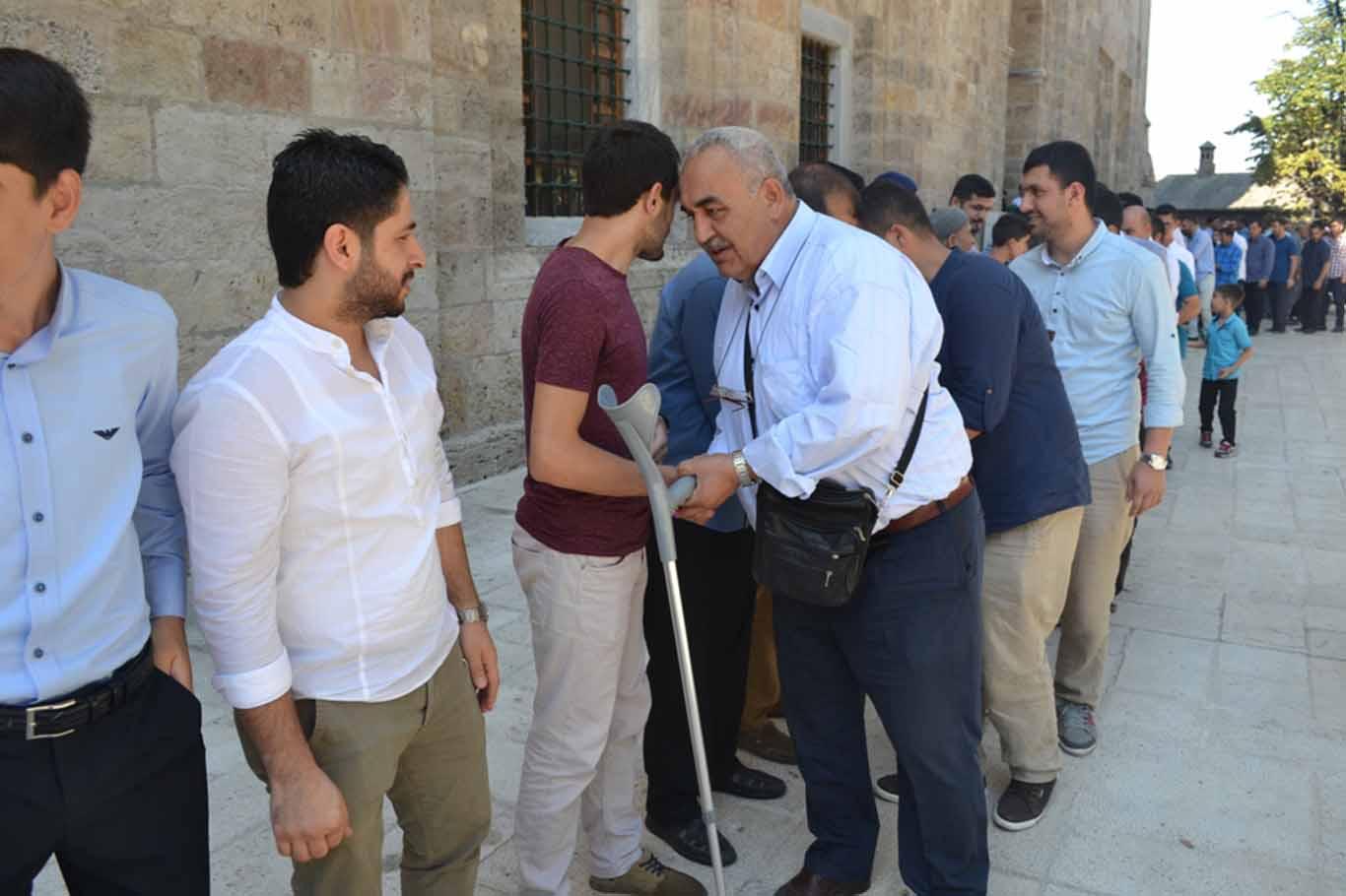 Bursa’da coşkulu bayramlaşma Bursa’da coşkulu bayramlaşma